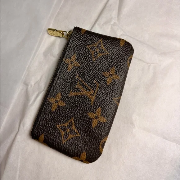 Louis Vuitton Monogram Key Pouch - Picture 3 of 16